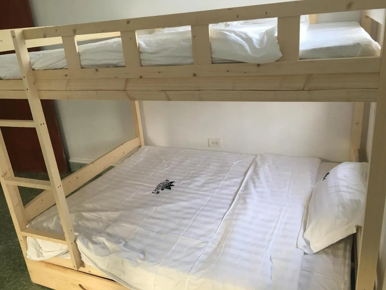 ホテルBeach House サンジョアン ゲストハウス